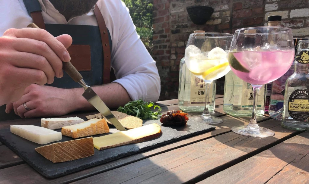 Gin and Cheese – A Summertime Match Made in Heaven