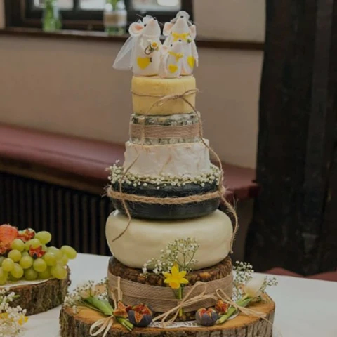 ‘Cheese’cake at a Wedding? Yes Please!