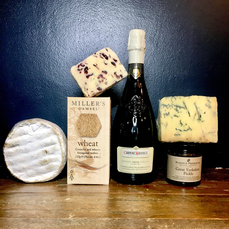 Love Cheese loves Mums: Cheese and Fizz Selection for One