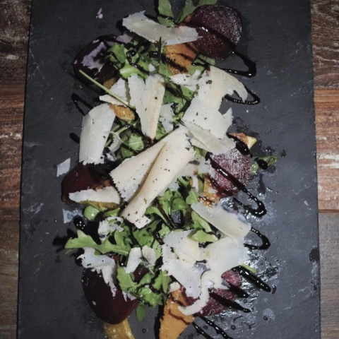 Recipe: Summer Salad with Old Winchester
